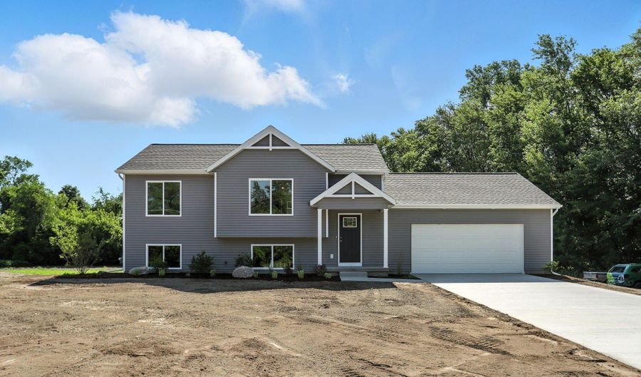 11428 56th Ave, Allendale, MI 49401 - 4 Beds, 2 Bath