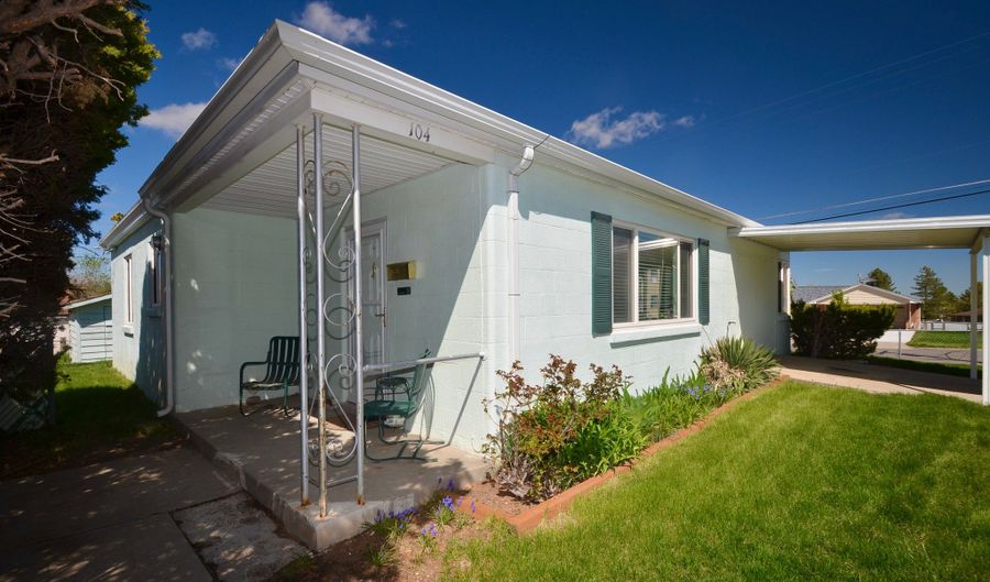 104 RUSSELL Ave, Tooele, UT 84074 - 2 Beds, 1 Bath