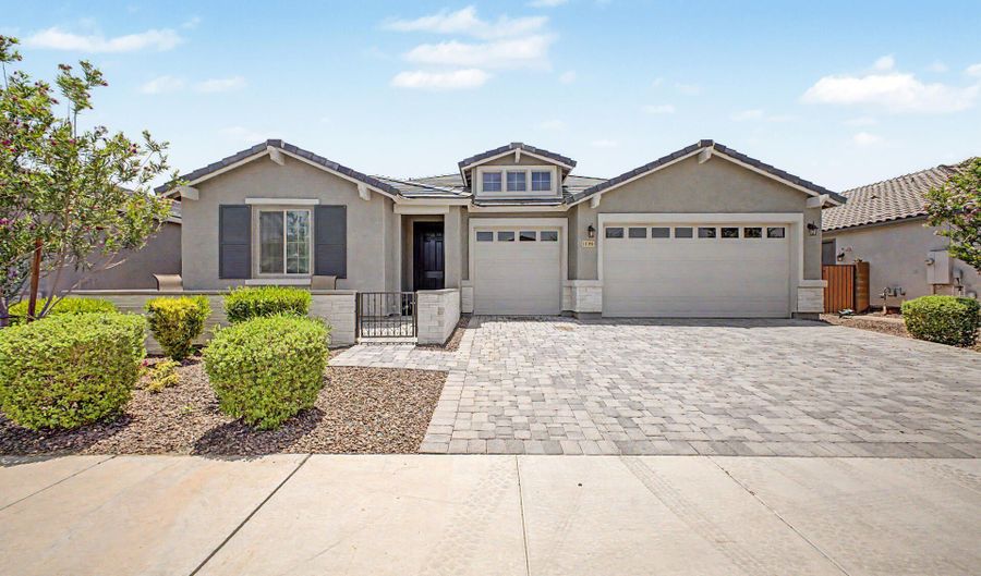 11081 W HADLEY St, Avondale, AZ 85323 - 4 Beds, 4 Bath