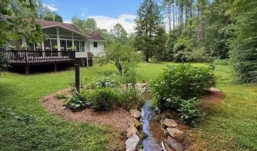 1107 Panther Crk, Almond, NC 28771 - 2 Beds, 3 Bath