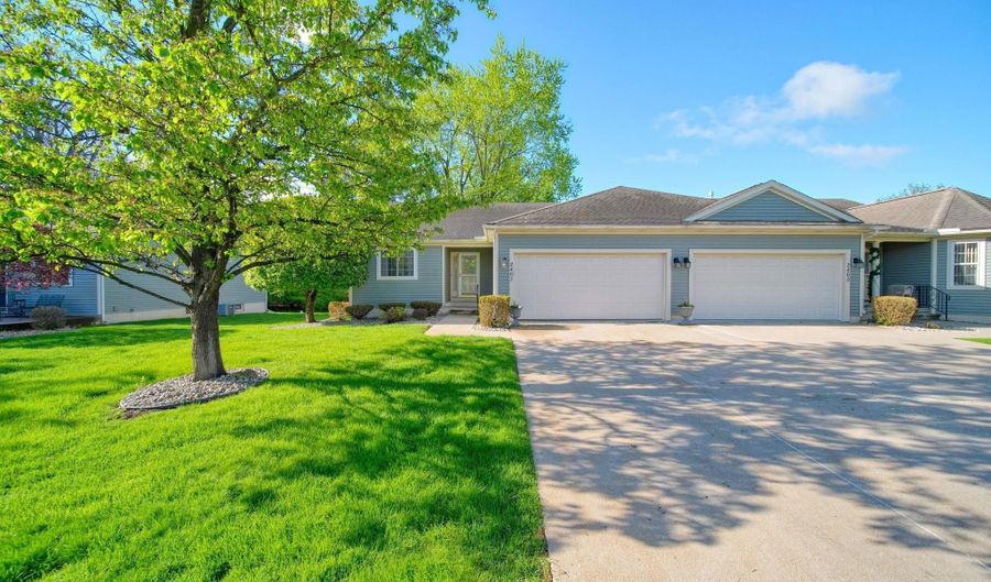 2463 Orient Dr, Adrian, MI 49221 - 2 Beds, 2 Bath