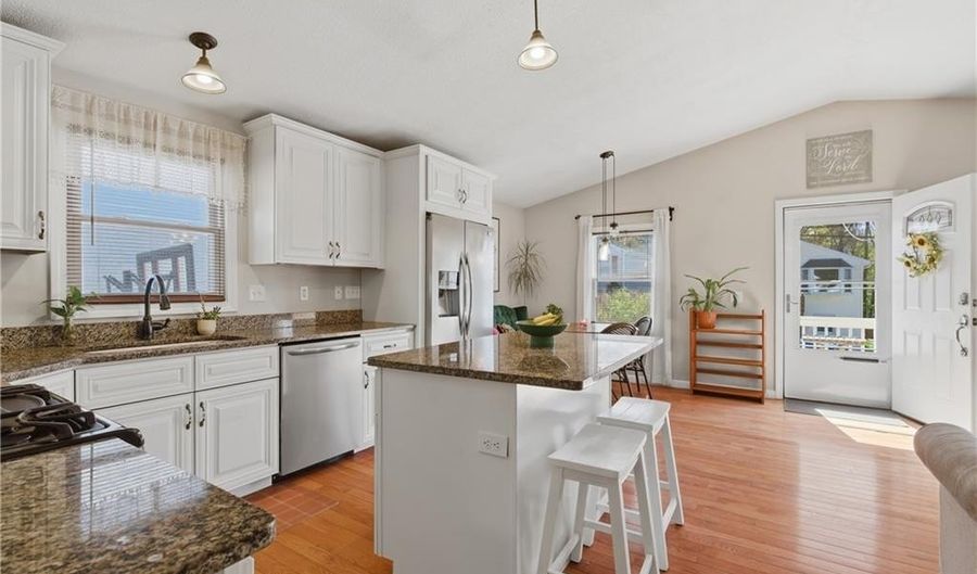 29 Morning Glory Rd, Cumberland, RI 02864 - 3 Beds, 2 Bath