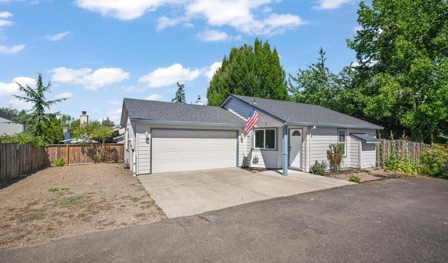 19027 SW STRICKLAND Dr, Beaverton, OR 97007 - 3 Beds, 2 Bath