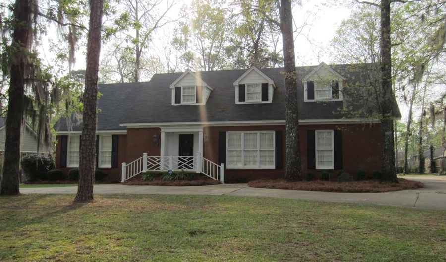 2315 Doublegate Dr E, Albany, GA 31721 - 4 Beds, 3 Bath