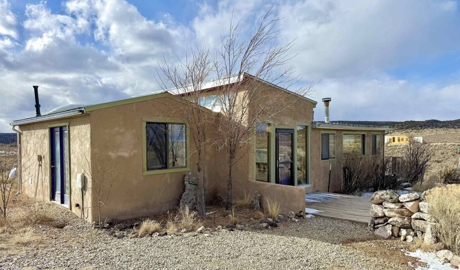 149 Hwy 567, Carson, NM 87517 - 2 Beds, 1 Bath