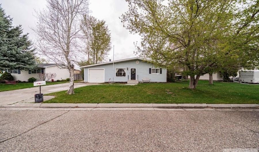 3715 E Vaughn St, Ammon, ID 83406 - 4 Beds, 1 Bath