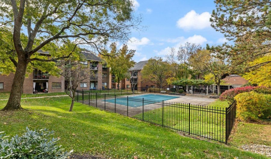 304- G HILLTOP Ln, Annapolis, MD 21403 - 2 Beds, 2 Bath