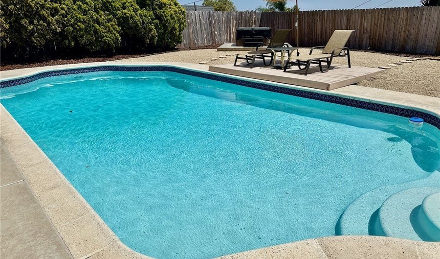 4213 Lonnie St, Oceanside, CA 92056 - 3 Beds, 2 Bath