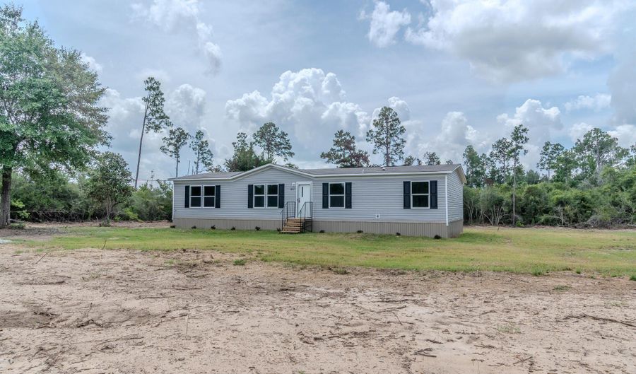 2833 Vancouver Dr, Alford, FL 32420 - 4 Beds, 2 Bath