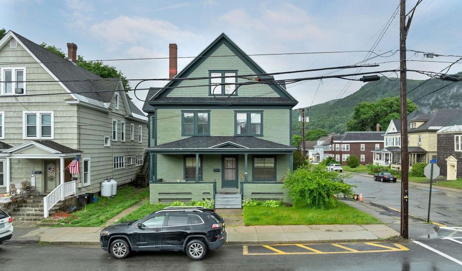 59 High St, Berlin, NH 03570 - 4 Beds, 2 Bath