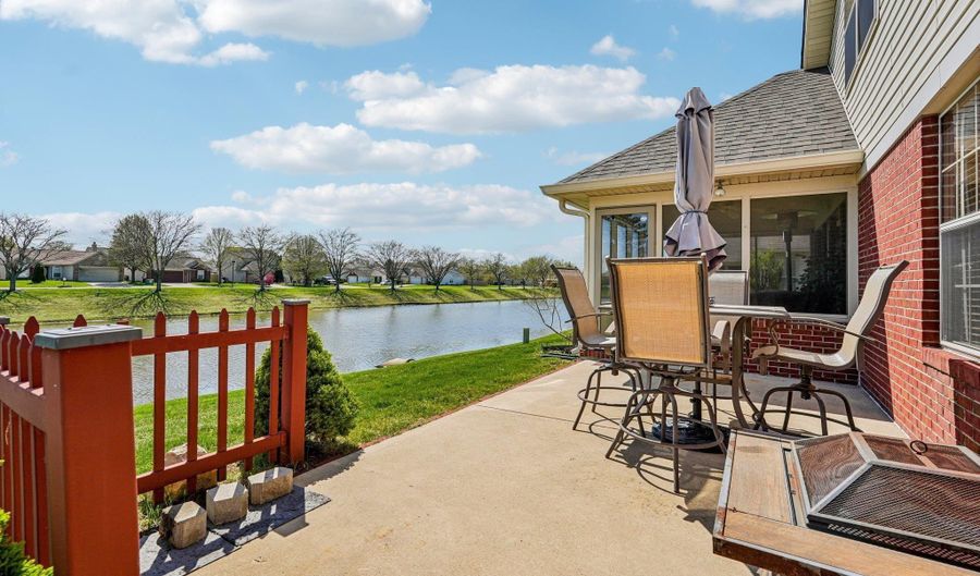 933 Amesbury Ct, Indianapolis, IN 46217 - 3 Beds, 3 Bath