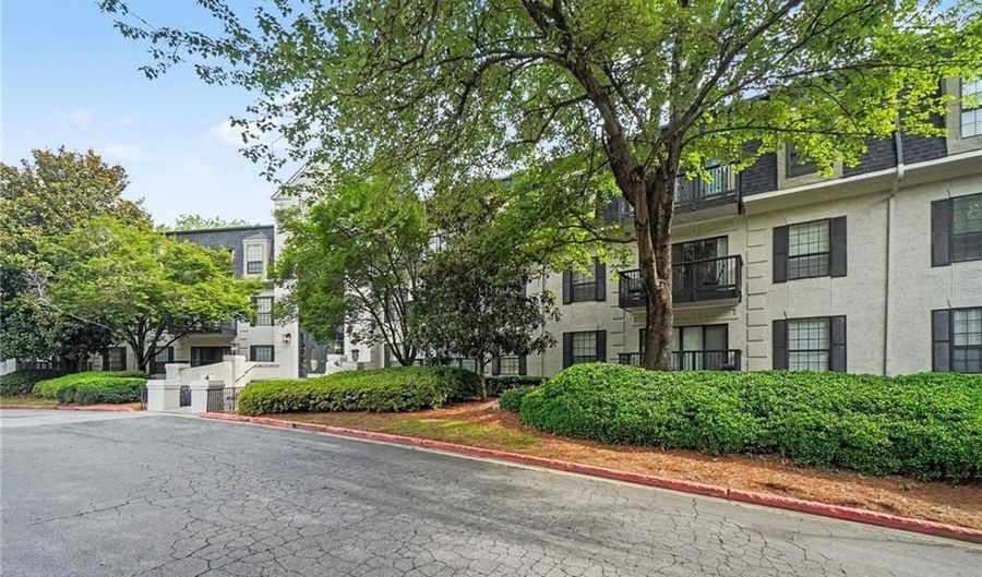 4105 Pine Heights Dr NE, Atlanta, GA 30324 - 2 Beds, 2 Bath