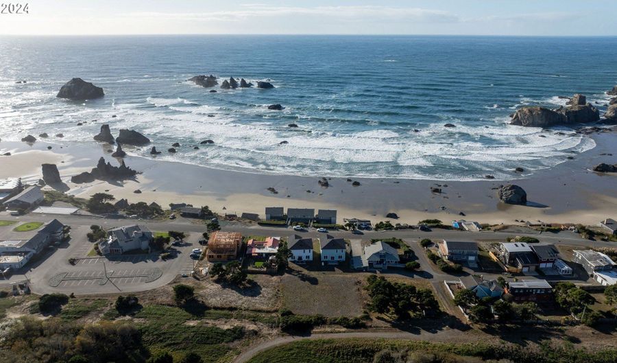 1575 BEACH LOOP Dr SW, Bandon, OR 97411 - 3 Beds, 2 Bath