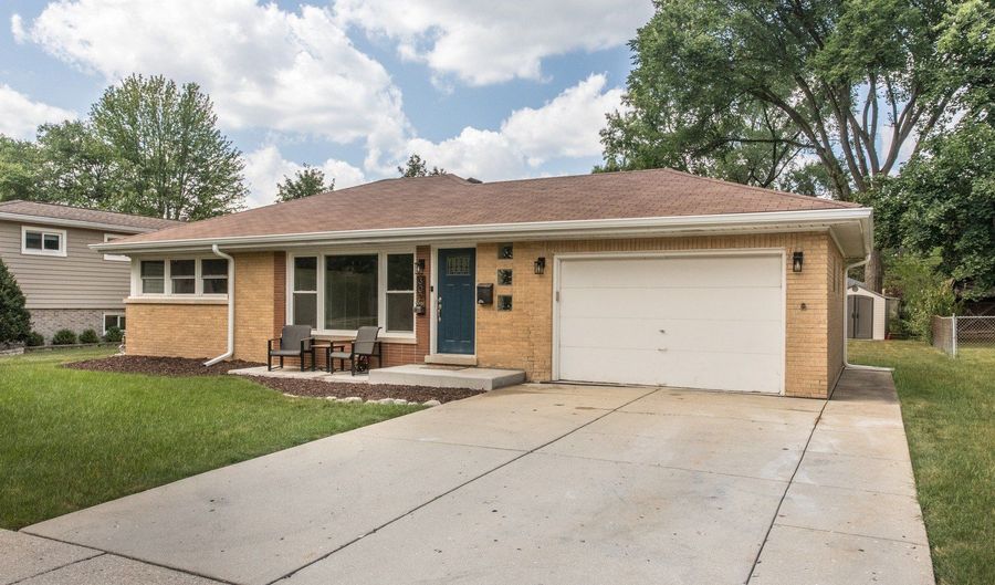 302 S Patton Ave, Arlington Heights, IL 60005 - 3 Beds, 1 Bath