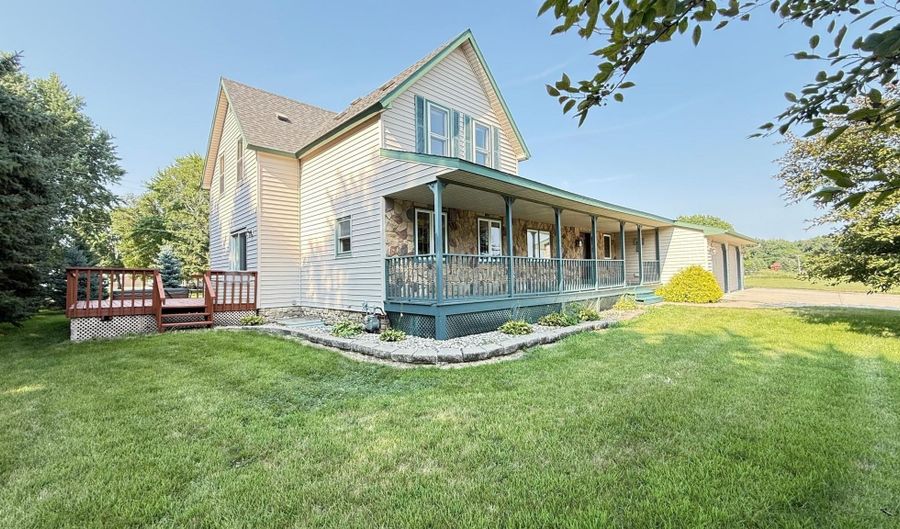 237 E Dahlstrom Ave, Appleton, MN 56208 - 6 Beds, 3 Bath