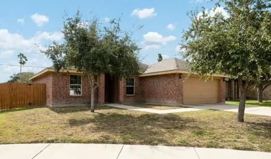 1403 Tierra Rica Ave, Alamo, TX 78516 - 3 Beds, 2 Bath