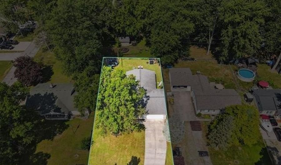 583 Market St, Algonac, MI 48001 - 3 Beds, 2 Bath