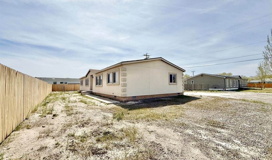 356 S Sonoma St, Battle Mountain, NV 89820 - 3 Beds, 2 Bath