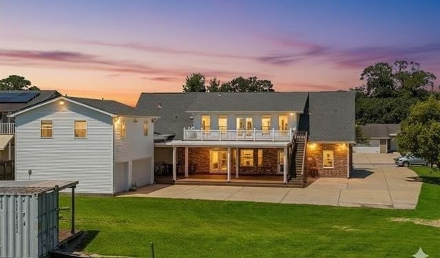 101 FIELD St, Belle Chasse, LA 70037 - 4 Beds, 4 Bath