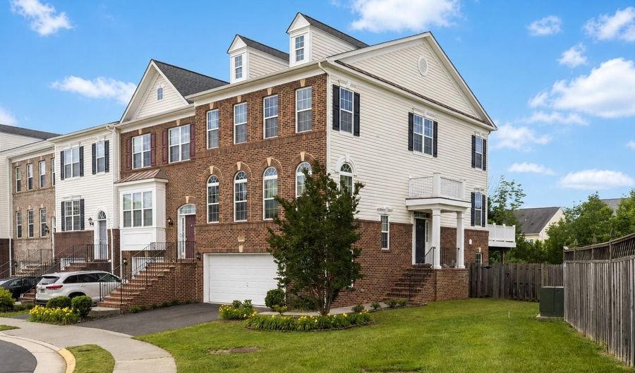 25099 PRAIRIE FIRE Sq, Aldie, VA 20105 - 3 Beds, 4 Bath