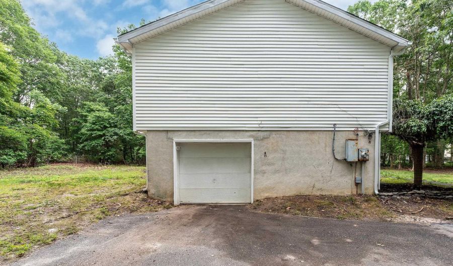 815 Berrywood Ln Ln, Absecon, NJ 08205 - 4 Beds, 2 Bath
