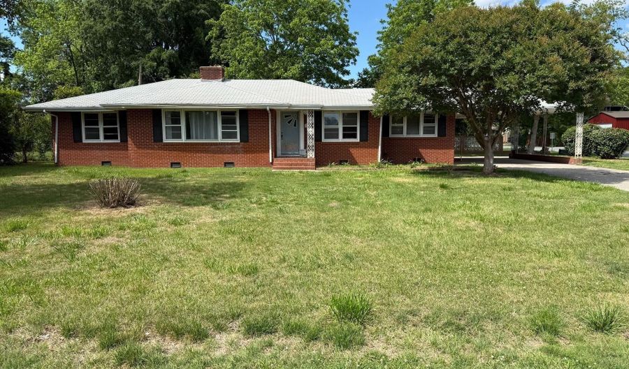 219 Fourth St, Ayden, NC 28513 - 2 Beds, 1 Bath