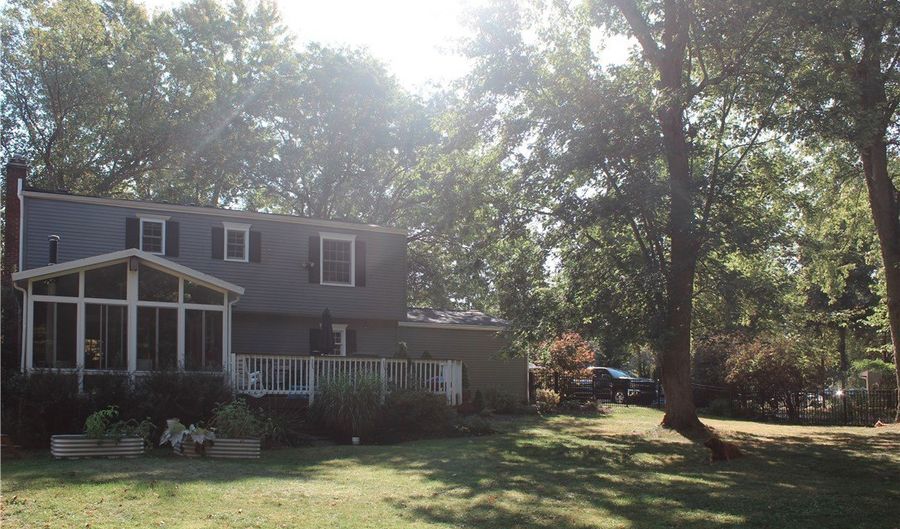 185 N Bissell Rd, Aurora, OH 44202 - 3 Beds, 3 Bath