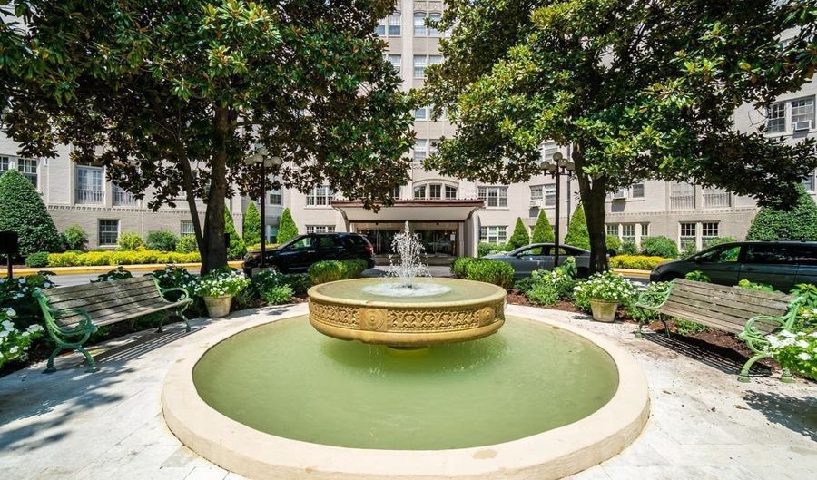 2737 DEVONSHIRE Pl NW 110, Washington, DC 20008 - 1 Beds, 1 Bath