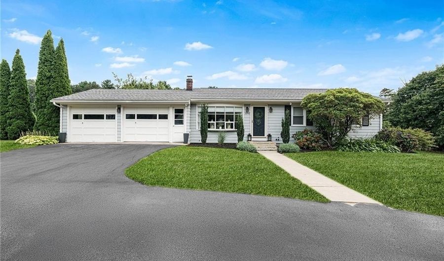 1392 Hope Rd, Cranston, RI 02831 - 3 Beds, 2 Bath