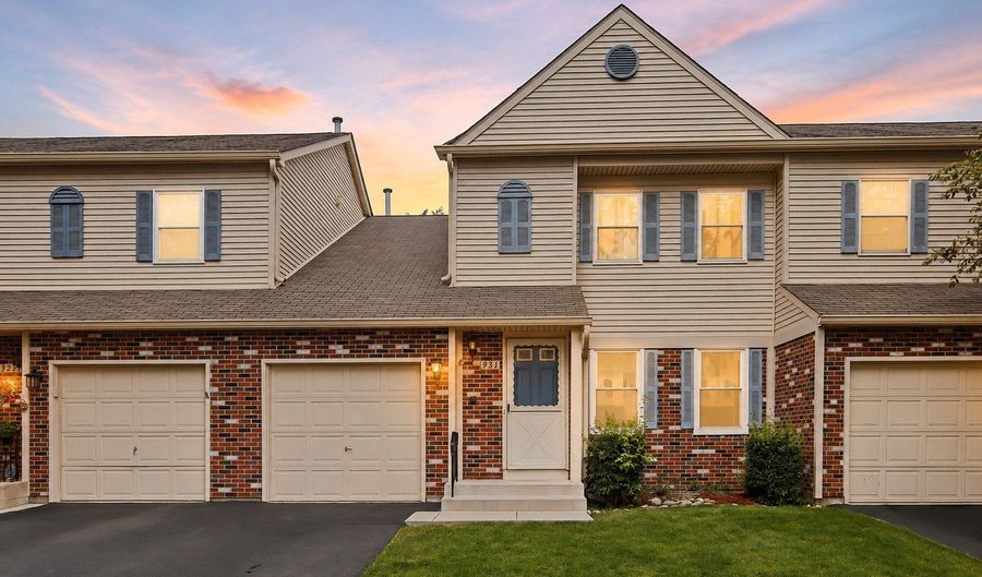 931 Perry Dr, Algonquin, IL 60102 - 2 Beds, 2 Bath