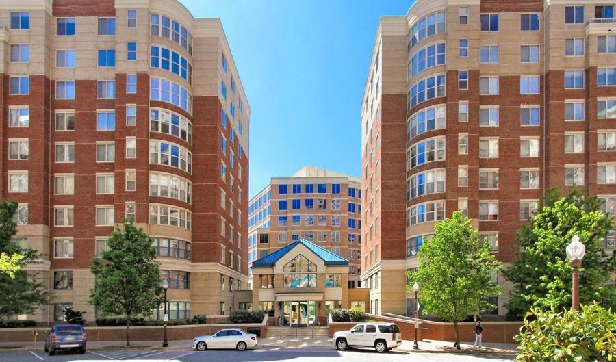 3835 9TH St N 901E, Arlington, VA 22203 - 3 Beds, 2 Bath