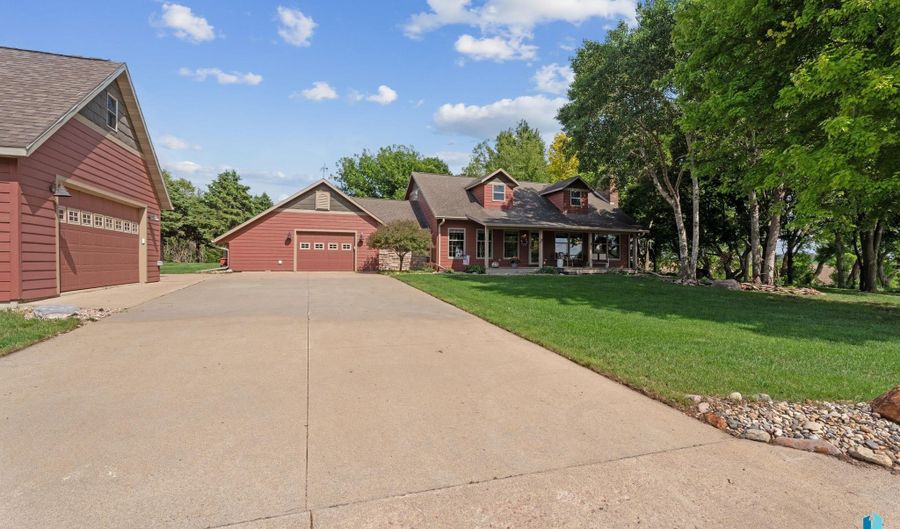 301 Lee Dr, Alcester, SD 57001 - 4 Beds, 2 Bath