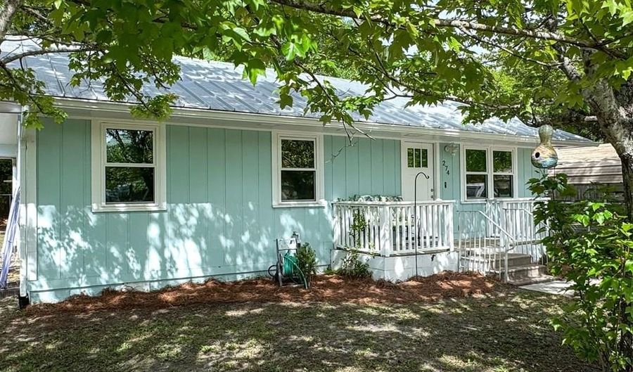 274 25th Ave, Apalachicola, FL 32320 - 3 Beds, 2 Bath