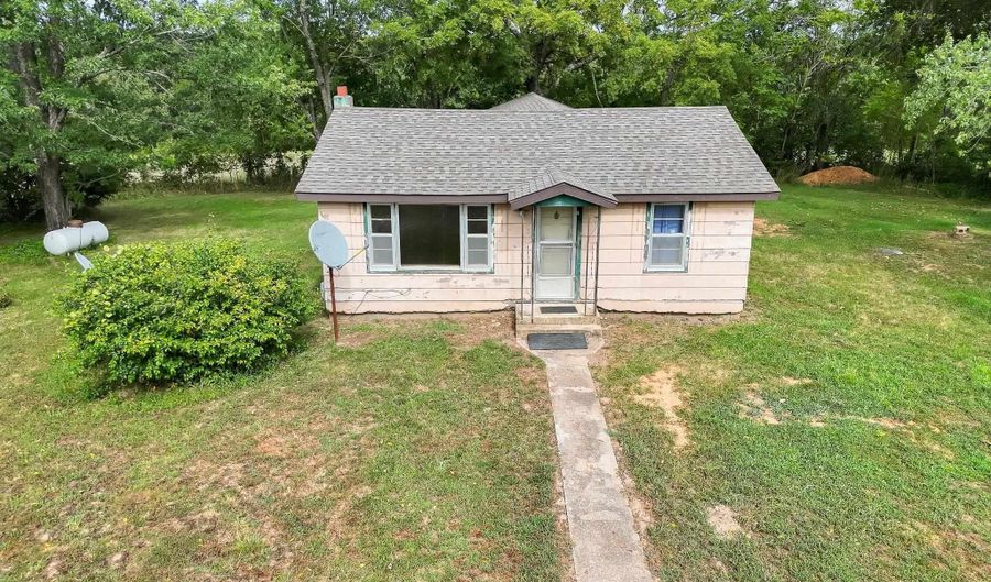 5544 AA Hwy, Alton, MO 65606 - 3 Beds, 2 Bath