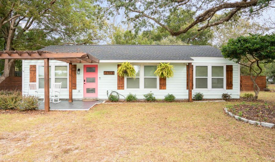 2703 Jones Ave, Beaufort, SC 29902 - 2 Beds, 2 Bath