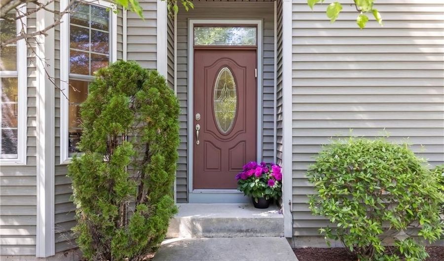 315 Old River Rd 6, Lincoln, RI 02838 - 3 Beds, 3 Bath
