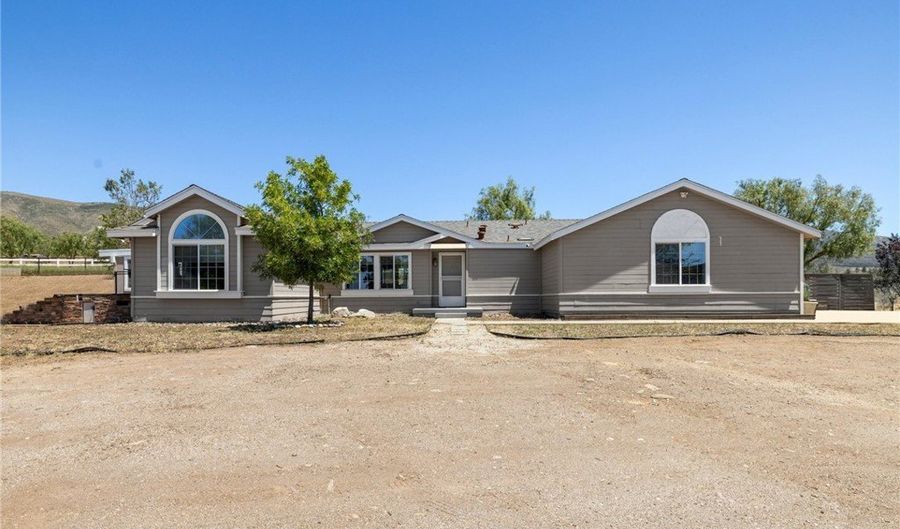 9259 Sierra Hwy, Agua Dulce, CA 91390 - 4 Beds, 4 Bath