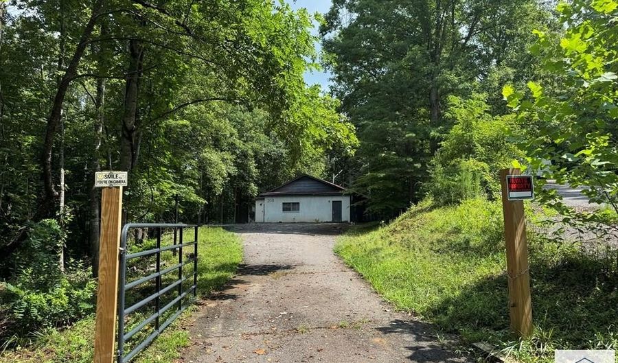 208 McKinley Dr, Bassett, VA 24055 - 1 Beds, 1 Bath
