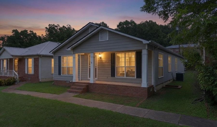 1223 HIGHLAND Ave, Anniston, AL 36207 - 2 Beds, 2 Bath