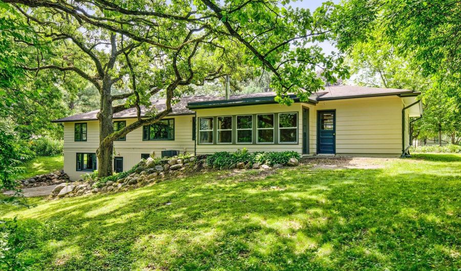 2619 Meadow Glen Rd, Ames, IA 50014 - 4 Beds, 3 Bath