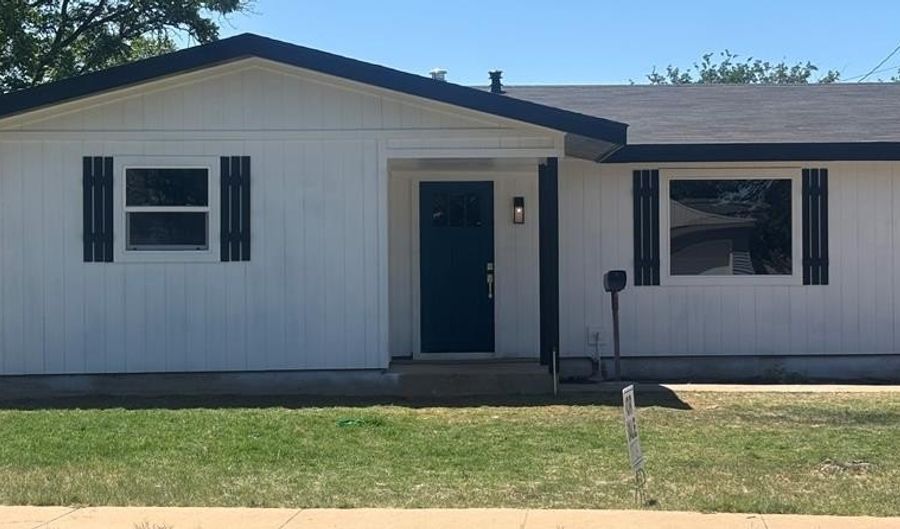 314 SW 11th Pl, Andrews, TX 79714 - 3 Beds, 1 Bath