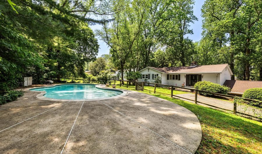 225 E RING FACTORY Rd, Bel Air, MD 21014 - 4 Beds, 3 Bath