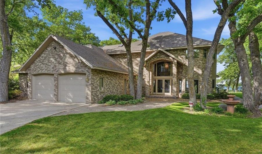 1703 S Le Homme Dieu Dr NE, Alexandria, MN 56308 - 4 Beds, 4 Bath
