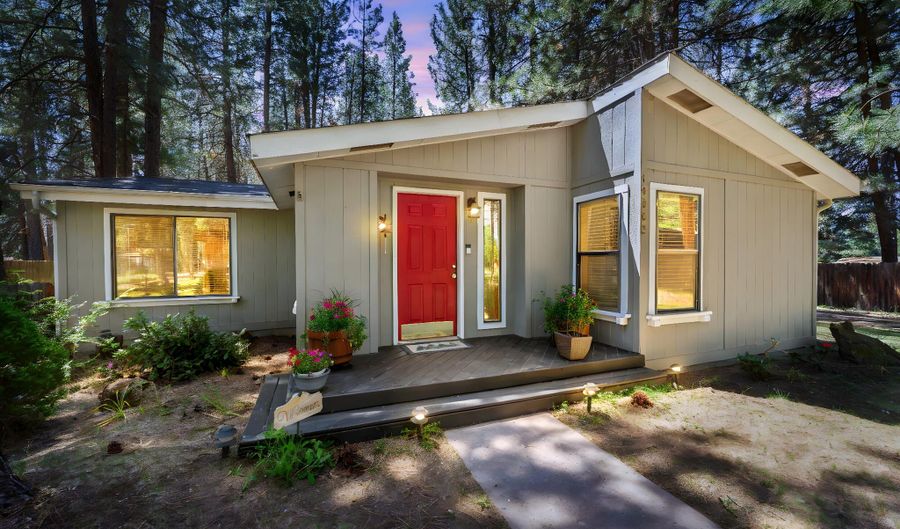 19383 Seminole Cir, Bend, OR 97702 - 3 Beds, 2 Bath