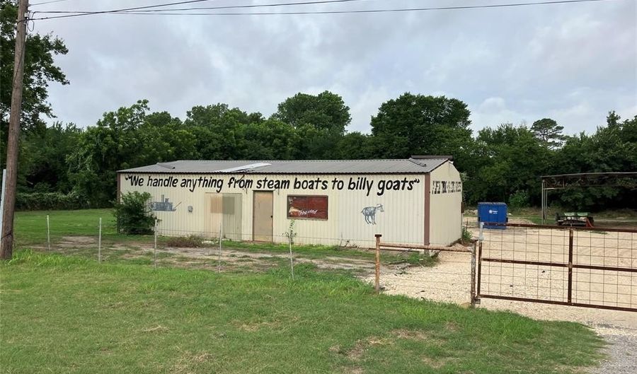 210 S Parkway Dr, Alvarado, TX 76009 - 0 Beds, 0 Bath
