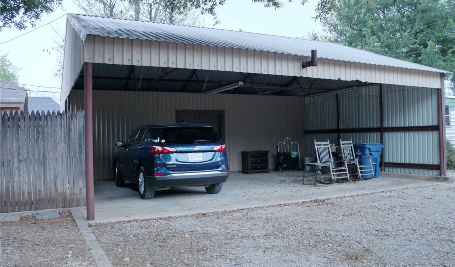 132 N Jacobs St, Albany, TX 76430 - 3 Beds, 2 Bath