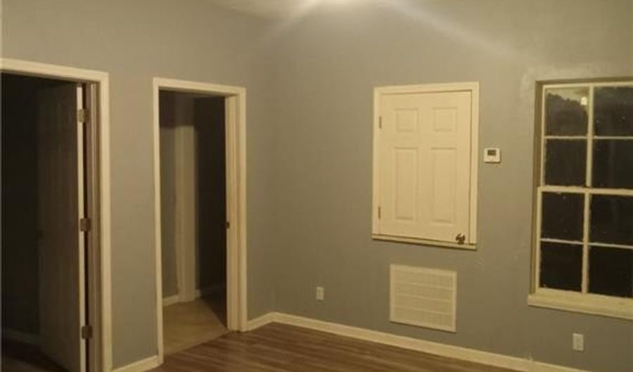 925 Mercedes St, Albany, GA 31705 - 3 Beds, 2 Bath