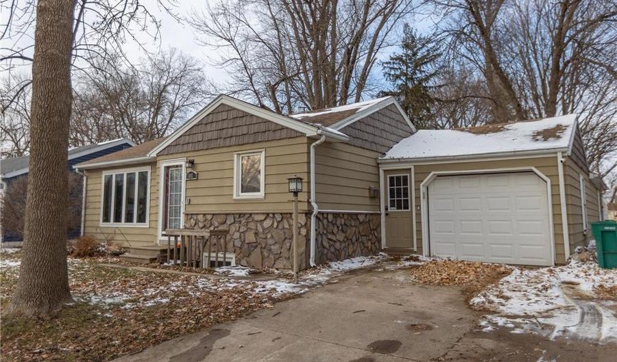 605 E Hawthorne St, Albert Lea, MN 56007 - 3 Beds, 2 Bath