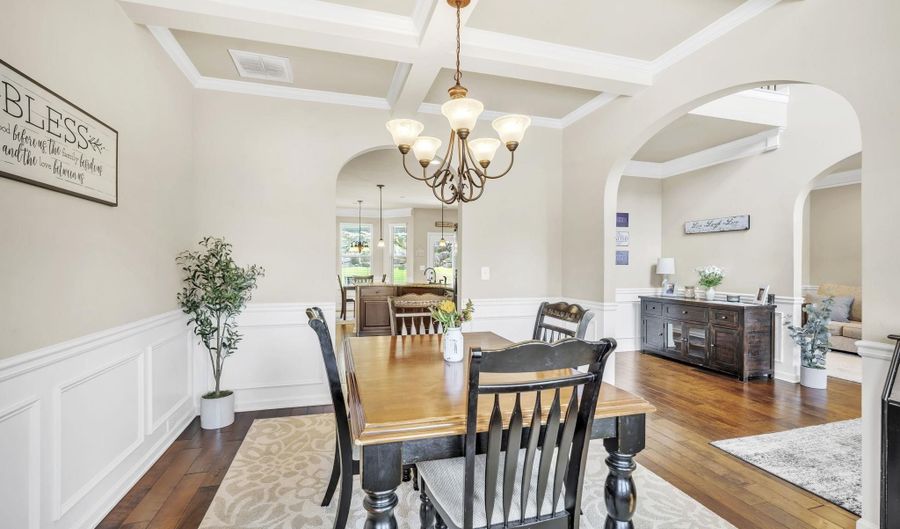 354 Harkins Bluff Dr, Greer, SC 29651 - 5 Beds, 3 Bath