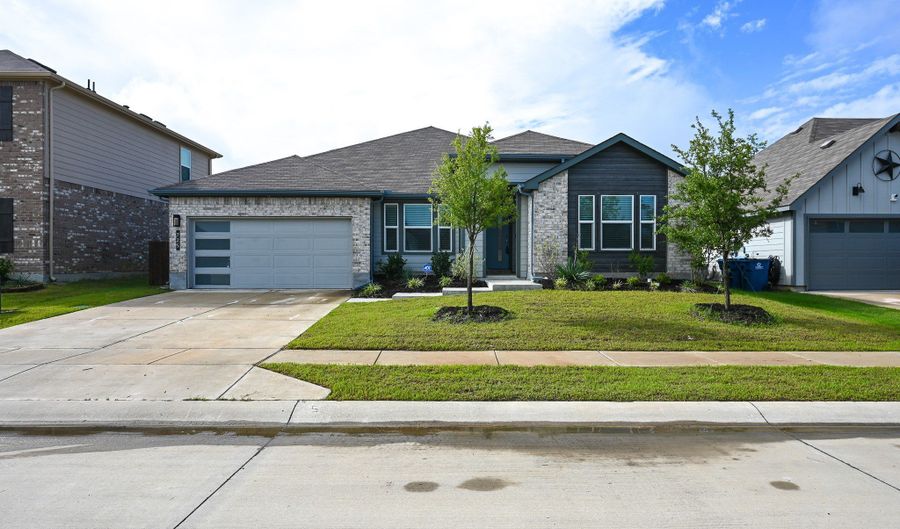 725 Golden Gate Park Rd, Alvarado, TX 76009 - 4 Beds, 2 Bath